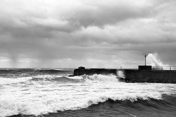Portland Photograph - Inclement Weather by Mia Badenhorst