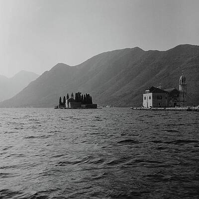 Serene Island in Black and White Wall Art