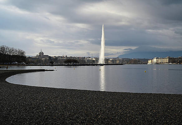 Wall Art featuring the photograph Jet D'Eau by Steven Nelson