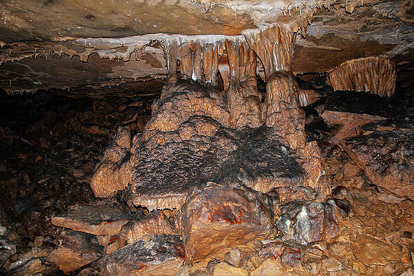Wall Art featuring the photograph Kentucky Cavern 08 by Flees Photos