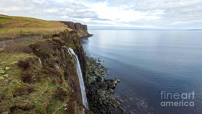 Scotland Wall Art featuring the photograph Kilt Rock - Isle Of Syke, Scotland by Jeff Saunders