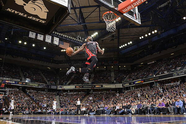lebron james heat dunk