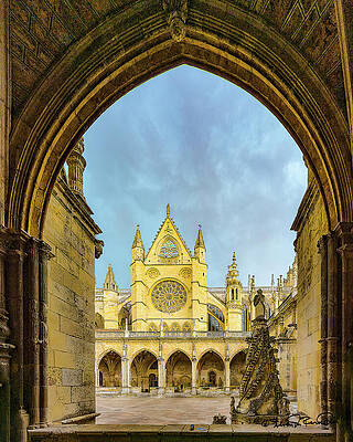 Heritage Wall Art featuring the photograph Leon Cathedral by Steven Dos Remedios