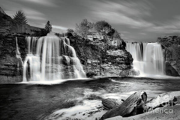 Wall Art featuring the photograph Lundbreck Falls by Thomas Nay