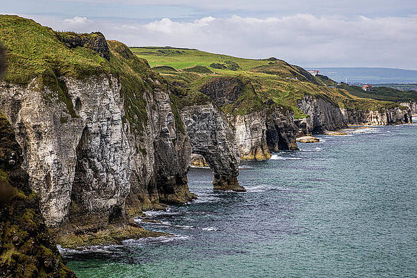 Photograph - The Wishing Arch, Northern Ireland by Francisco Ruiz Navas