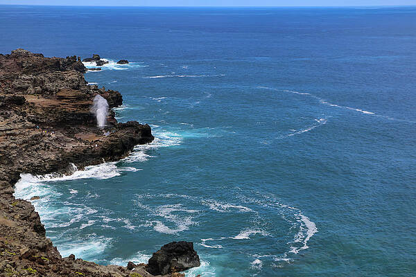 Hawaii Wall Art featuring the photograph Nakalele Blowhole 1 by Dawn Richards