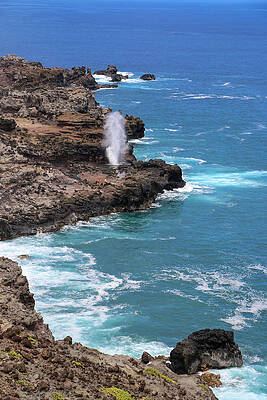 Hawaii Wall Art featuring the photograph Nakalele Blowhole 2 by Dawn Richards