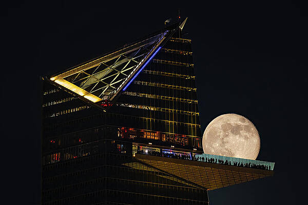 Wall Art featuring the photograph NYC Beaver Super Moon On The Edge by Susan Candelario