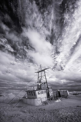 Abstract Photograph - Ocean Pursuit 0793 by Dan Beauvais