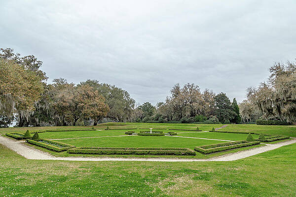 Wall Art featuring the photograph Octagonal Garden by Cindy Robinson