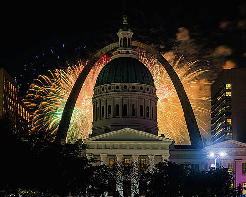 Architecture Photograph - Missouri, Saint Louis - Old Courthouse, Saint Louis Arch, Fireworks 2024 by Robert Niemeier
