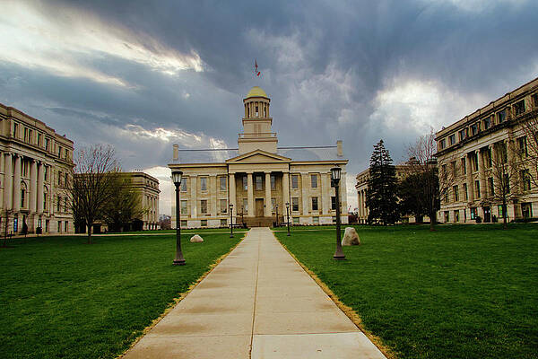 Photograph - Old Iowa Capital Building by Robert Allen Hill