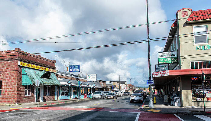 2023 Photograph - Olympic Avenue At E 3rd St by Tom Cochran