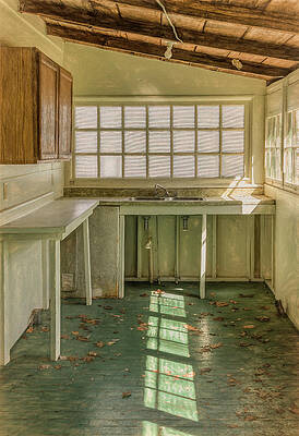 Tennessee Photograph - Once The Hub Of Summer Fun by Marcy Wielfaert