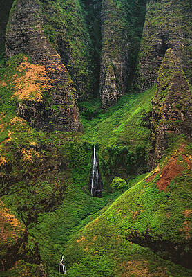 Paradise Photograph - Pinnacles And Waterfall Closeup - Kauai, Hawaii by Abbie Warnock