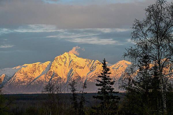 Pioneer Peak Glowing by Harry Banks