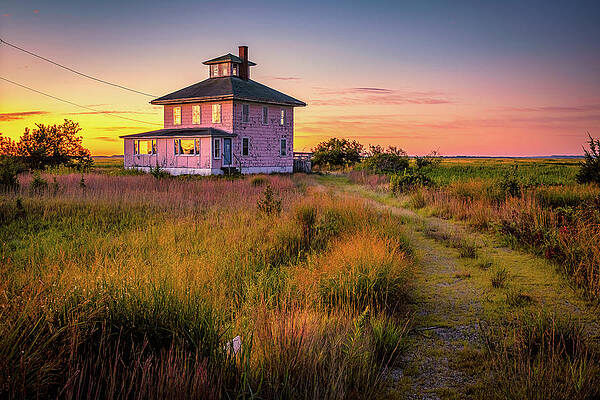 Plum Island Pink House by Jeff Sinon