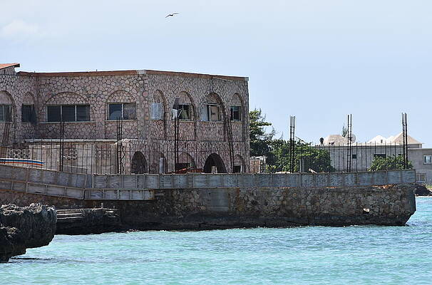 Architecture Photograph - Ran Out Of Money by Donald Barnett