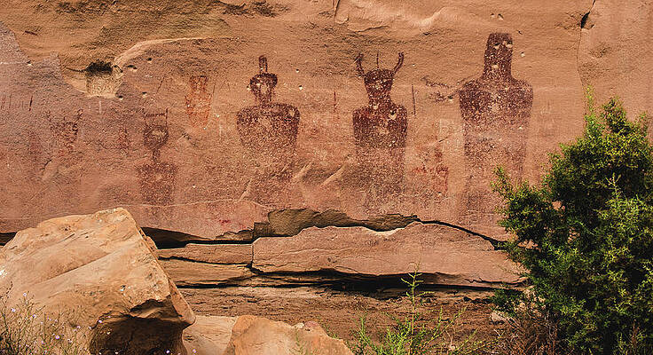 American Photograph - Sego Canyon Anthropomorph Pictographs, Utah by Abbie Warnock