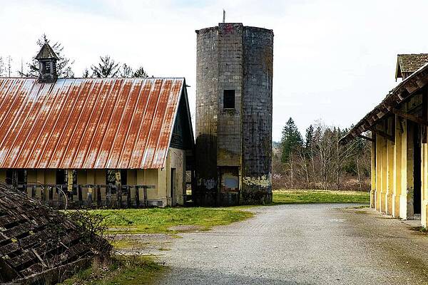 State Route 20 Photograph - Silo At Northern State Hospital by Tom Cochran