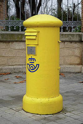 Spain Photograph - Spanish Post Box by Richard Reeve