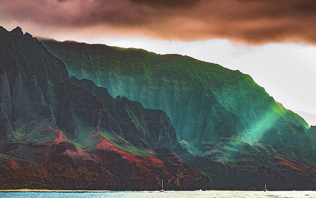 Paradise Photograph - Sunshine On Boats, Na Pali Coast - Kauai, Hawaii by Abbie Warnock