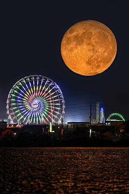 Super Blue Moon By Seaside Print