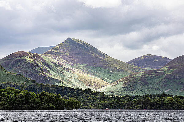 Photograph - The Hills Over Derwentwater by Francisco Ruiz Navas