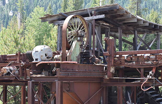 Architecture Photograph - The Old Mill by Donald Barnett