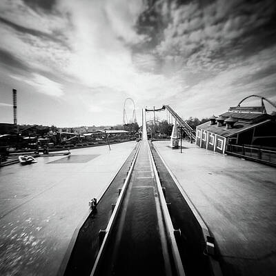 Sky Photograph - Tidal Wave - Thorpe Park by Will Gudgeon
