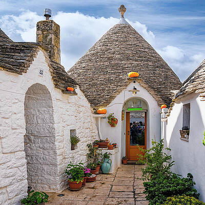 Heritage Wall Art featuring the photograph Trulli by Steven Dos Remedios