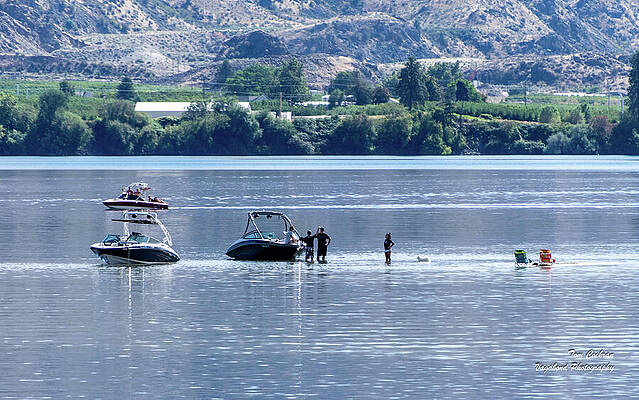 September Photograph - Wading In The Columbia by Tom Cochran