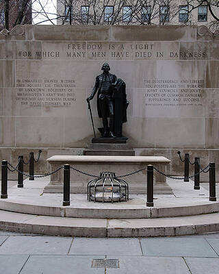 Wall Art featuring the photograph Washington Square Monument In Philadelphia by Flees Photos