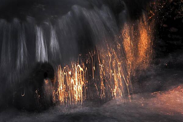 Nature Photograph - Water Scribbles 2 by Ursula Abresch