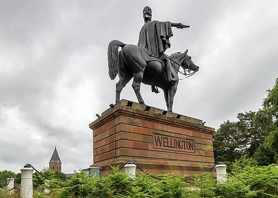 Wall Art featuring the photograph Wellington Statue #1 by Shirley Mitchell