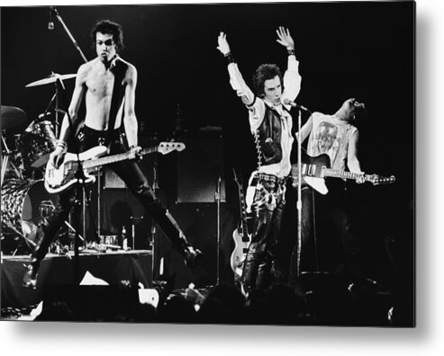 The Sex Pistols In Concert At The Metal Print by George Rose