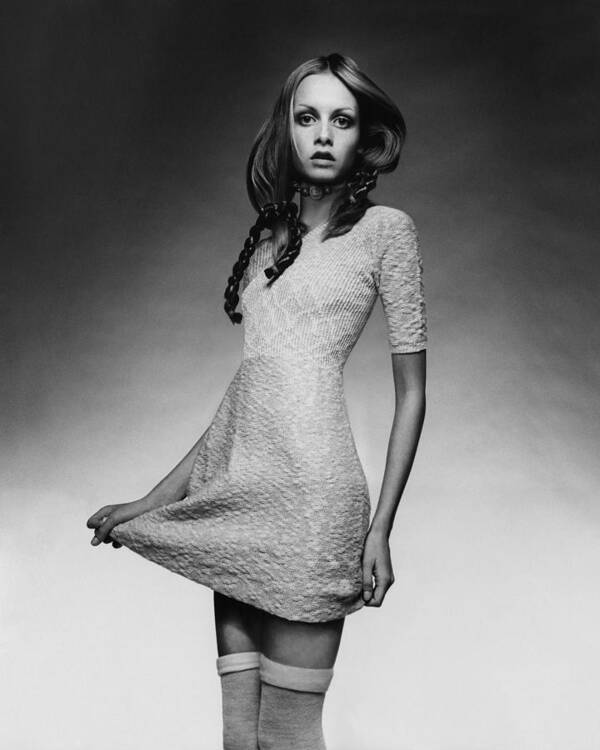 twiggy a line dress in Baby Doll Poster by Justin de Villeneuve Size:XS (6) and 22” invisible back size-3x CLEO Off White Bustier