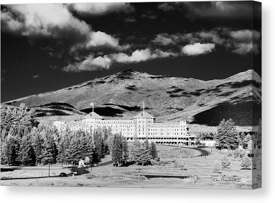 Mount Washington Hotel 1078 Canvas Art Print by Dan Beauvais