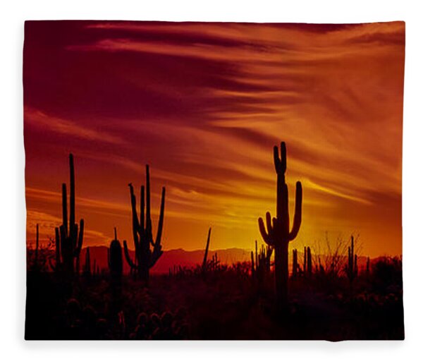 Desert Sunset with Cacti Silhouettes Fleece Blanket