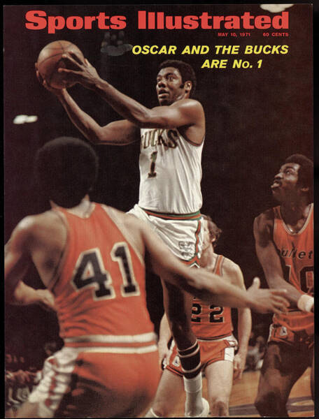 Oscar Robertson in Action Poster