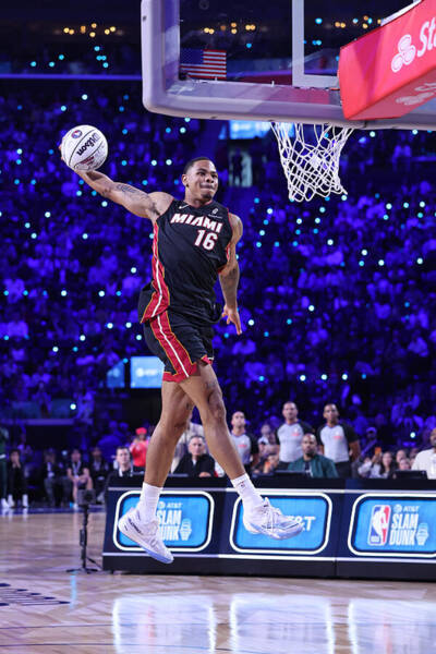 Slam Dunk Posters - Official NBA Photo Store