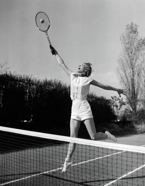 M1557 Vintage 60s アメリカン イーグル 壁掛け アート 1950s-woman-jumping-to-hit-