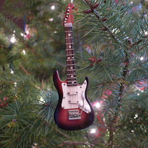 Christmas Stratocaster by Richard Reeve