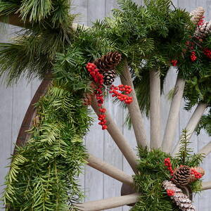 Christmas Wheel by Richard Reeve