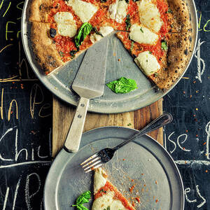 Mozzarella Pizza by Chang