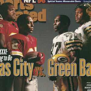 Kansas City Chiefs Vs Green Bay Packers, 1996 Nfl Football Sports Illustrated Cover by Sports Illustrated