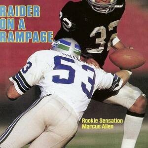 Los Angeles Raiders Marcus Allen... Sports Illustrated Cover by Sports Illustrated
