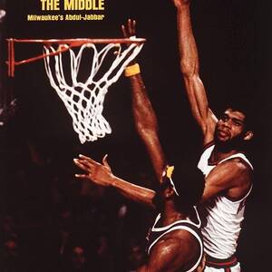 Milwaukee Bucks Kareem Abdul-jabbar... Sports Illustrated Cover by Sports Illustrated Milwaukee Bucks Kareem Abdul-jabbar... Sports Illustrated Cover by Sports Illustrated