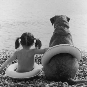 Side By Side by Hulton Archive Side By Side by Hulton Archive
