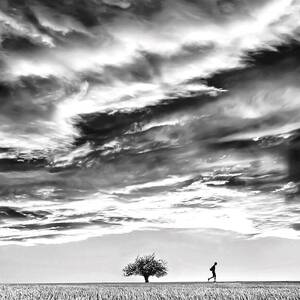 Storm approaching by Sofie Conte